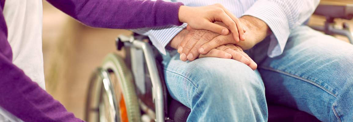 Как оформить пособие по уходу за инвалидом